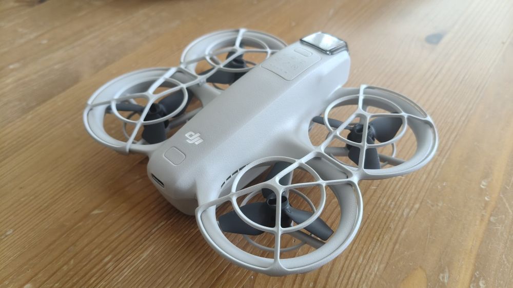 Drone DJI Neo pack FlyMore + comando + mala + case