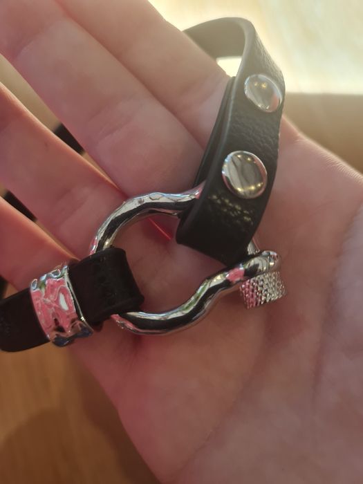 Pulseira de couro e aço