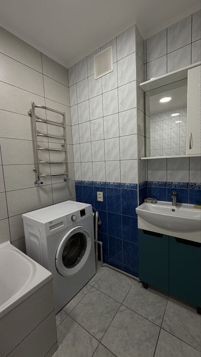 Продам 3-кімнатну квартиру в самому центрі Кропивницького по вулиці Театральна