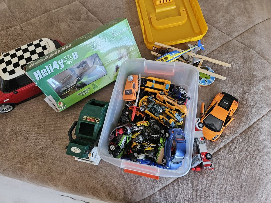 Conjunto de brinquedos vários