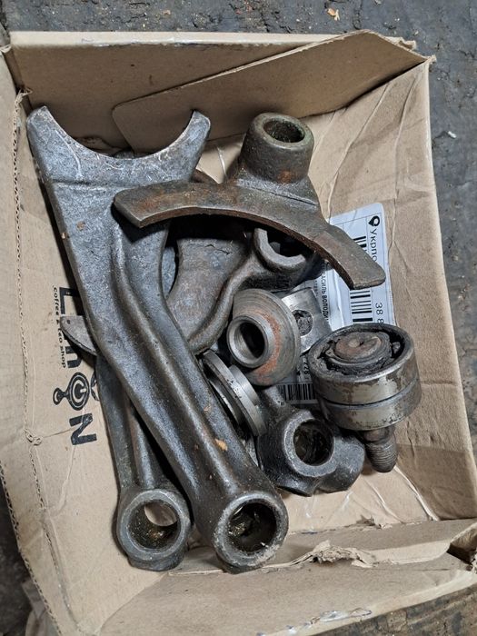 Вилочки кпп  трактора  т-40 нові