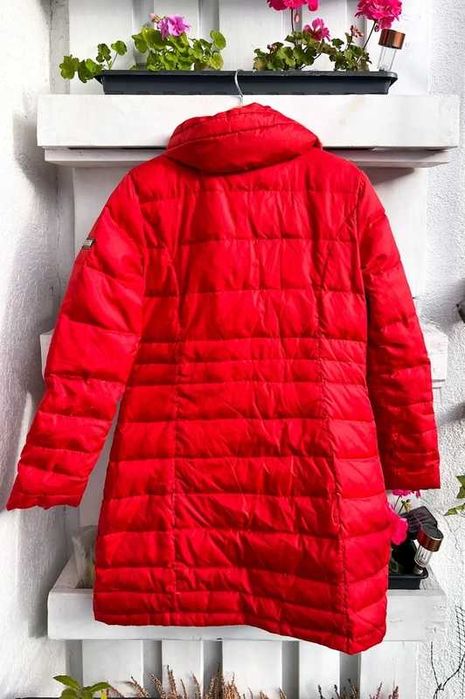 Czerwona długa pikowana puchowa kurtka jesienno zimowa Monnari M/L