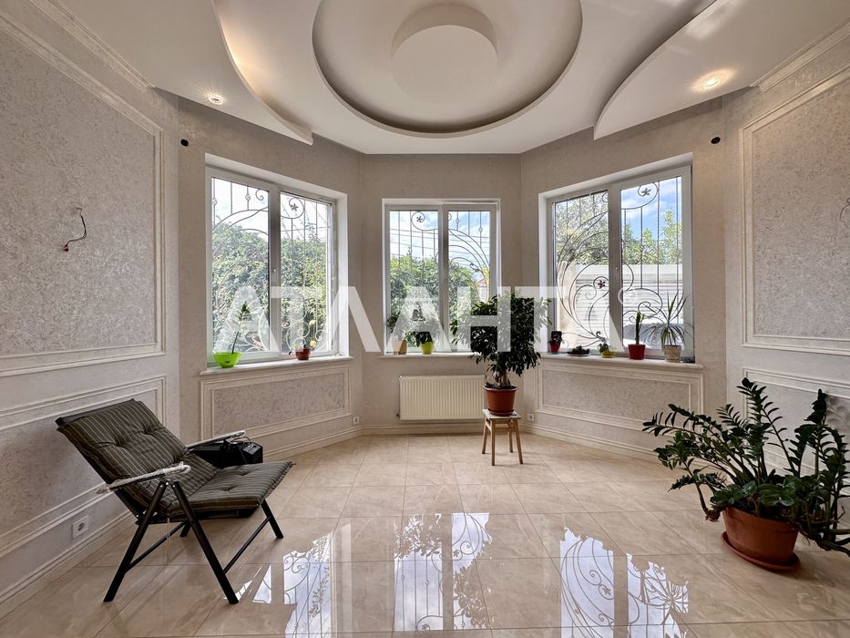 3-уровневый дом с ремонтом на 5.5 сотках на Фонтане