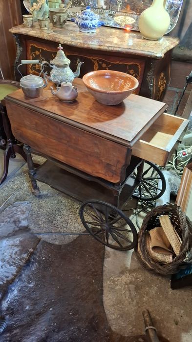 Carrinho de chá antigo