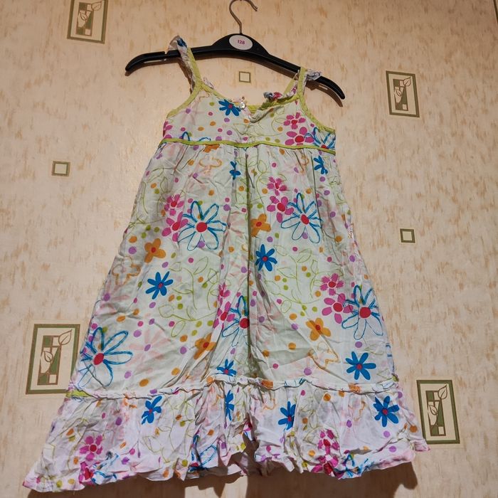 Речі на дівчинку