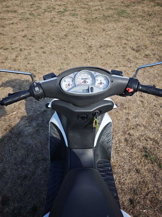 Moto scooter Benelli