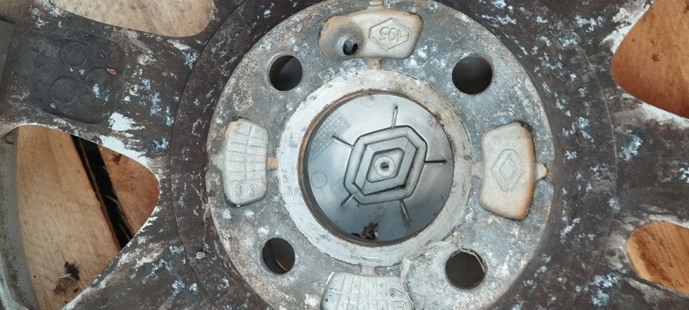 Диск 4 100 р15  1 штРено Меган Логан Дачия