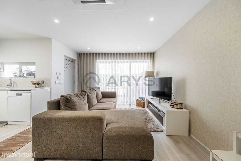 Apartamento T3 com garagem e jardim privativo