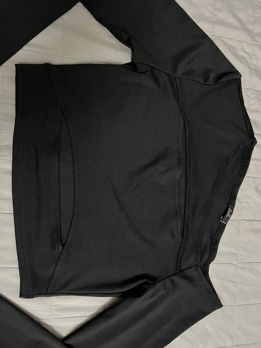 На продажі топи різні нові р. 42-44