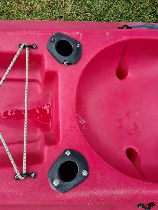 Kayak de pesca com muitos extras