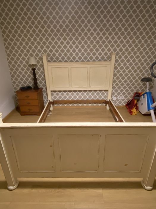 Cama antiga em madeira maciça + estrado (colchões oferta)