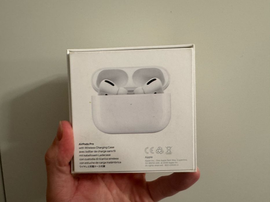 Продаю airpods pro 1 оригінал !!!