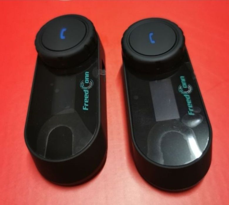 2-Auriculares/Intercomunicadores Bluetooth/ FM/Capacete/ Motard (NOVO)