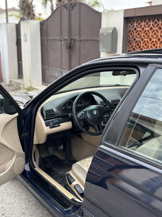 Bmw e46 com poucas marcas de uso