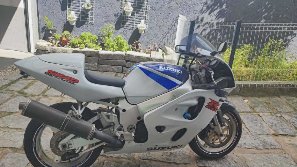 Suzuki GSX-R 750