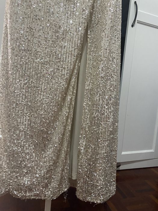 Vestido de gala com racha na perna