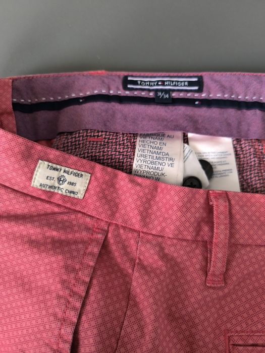 Spodnie męskie czerwone Tommy Hilfiger rozm. 31/34