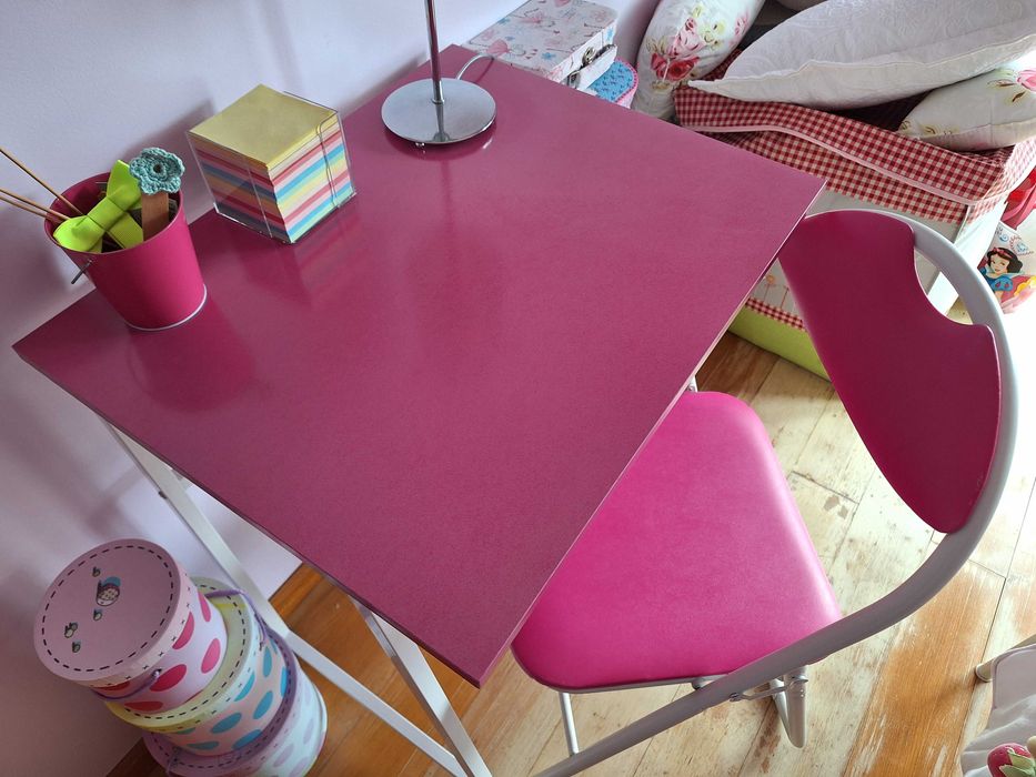 Desk + Chair64740673555843120