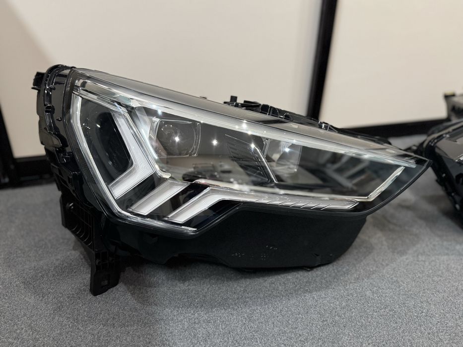 Фари Audi Q3 83A 2018-2024, комплектні Full LED
