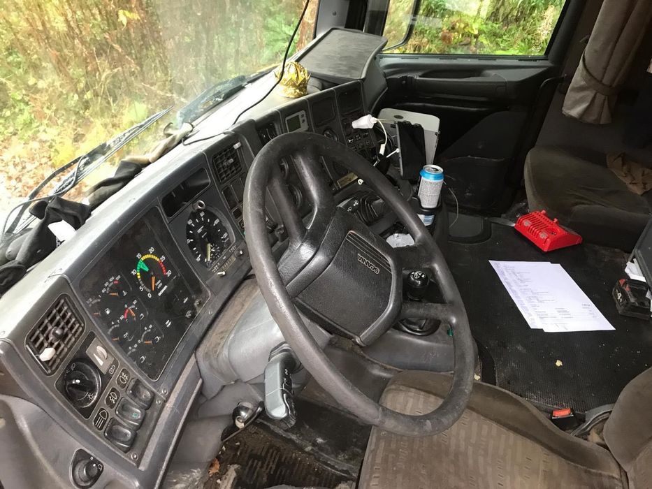Scania 124 8x2 Grua PM63