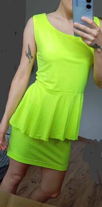 Neonowa limonkowa dopasowana sukienka
