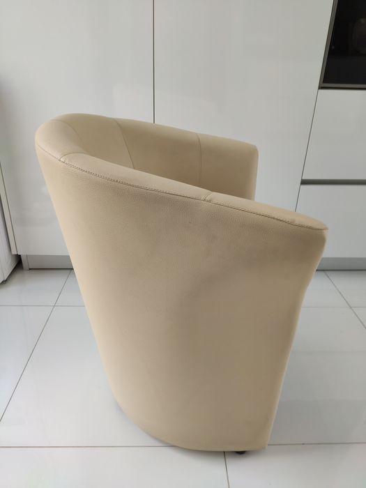 Poltrona Cadeira de Design Moderno – Estilo Lounge (Como Nova)