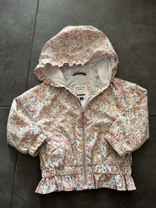 Куртка легенька на дівчинку