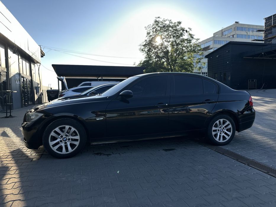 Продам bmw e90. 318.2.0