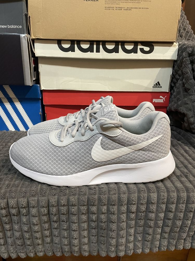 Nike TANJUN 44 5 28 5 1 258 Olx