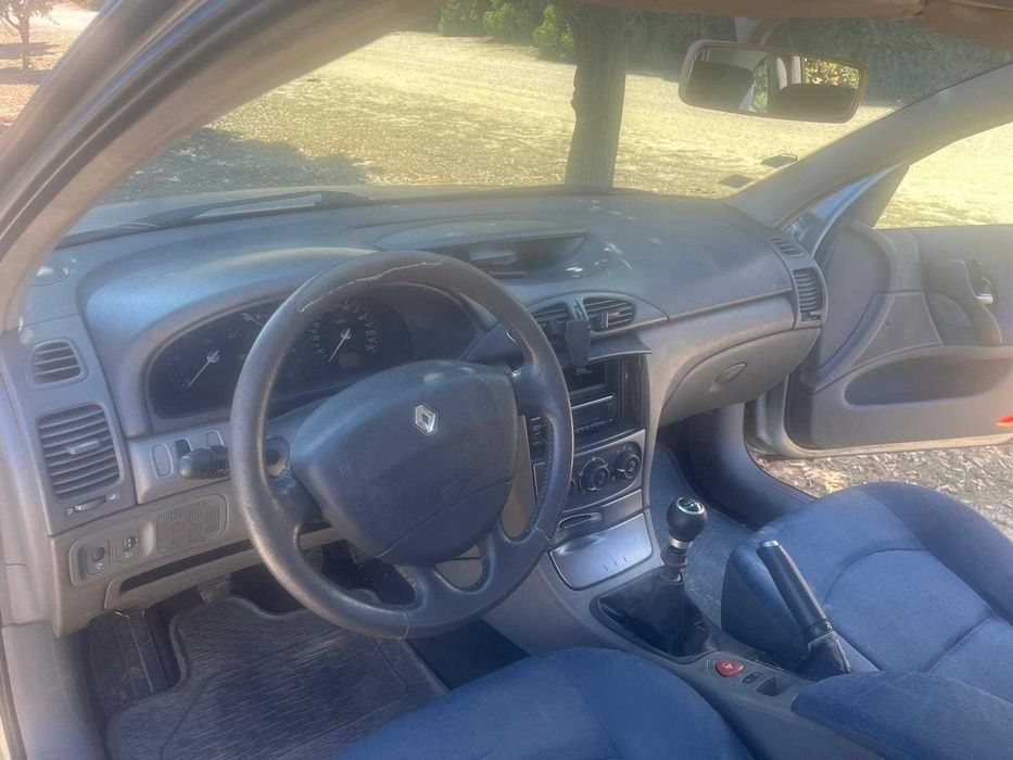 Renault Laguna Break 2001 - Para reparar - 600 €