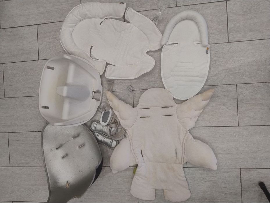 Bloom стільчик для годування Fresco Silver +Bloom набір вкладок
