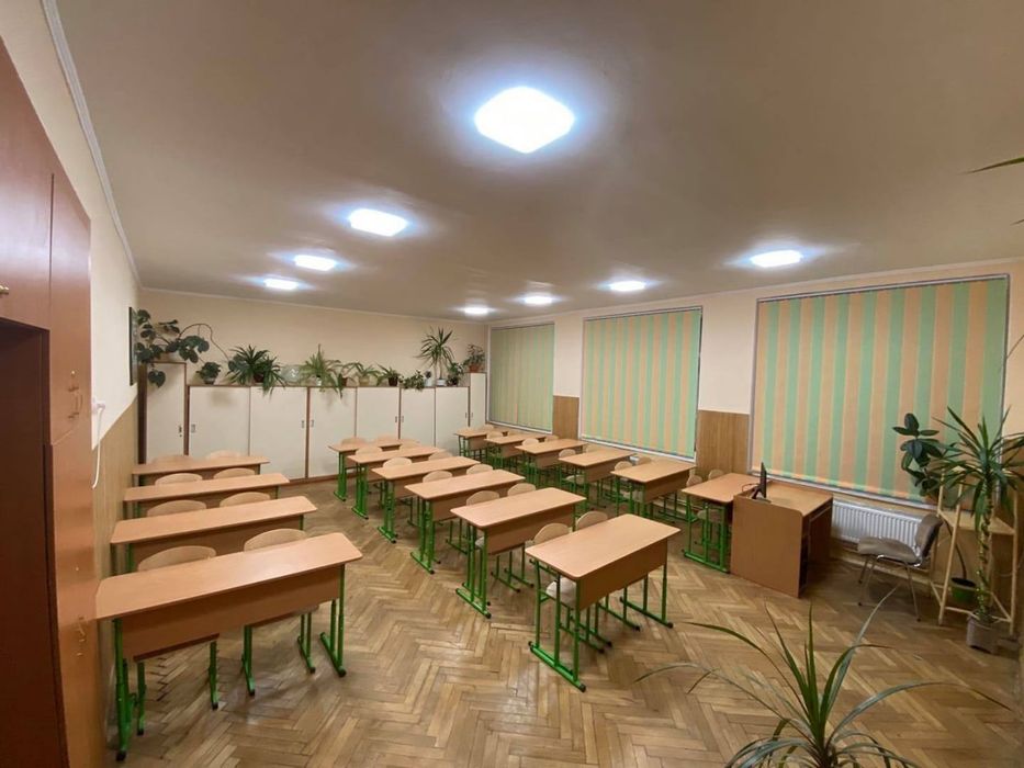 Вертикальні жалюзі в школу, садочок чи офіс