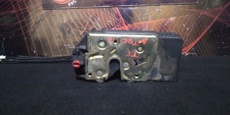 Fecho T.E Opel Astra G Caixa (F70)