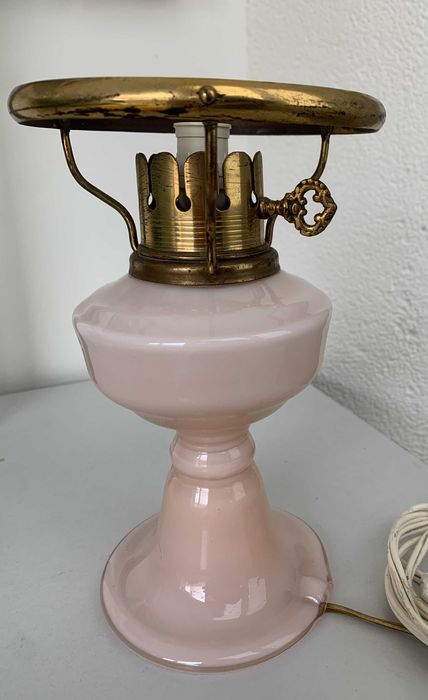 Candeeiro de vidro opalino, antigo