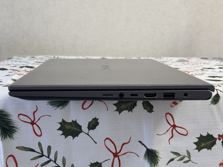 Asus Vivobook X512u i5-8250u nvidia mx130 8gb 128gb ssd 1 Tb hdd