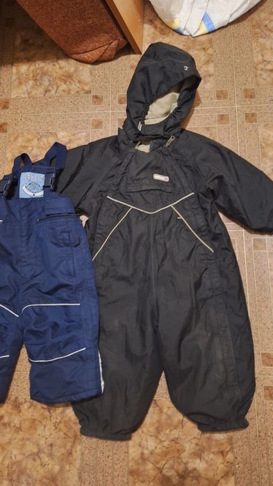 Отдам комбинезоны  80 см.