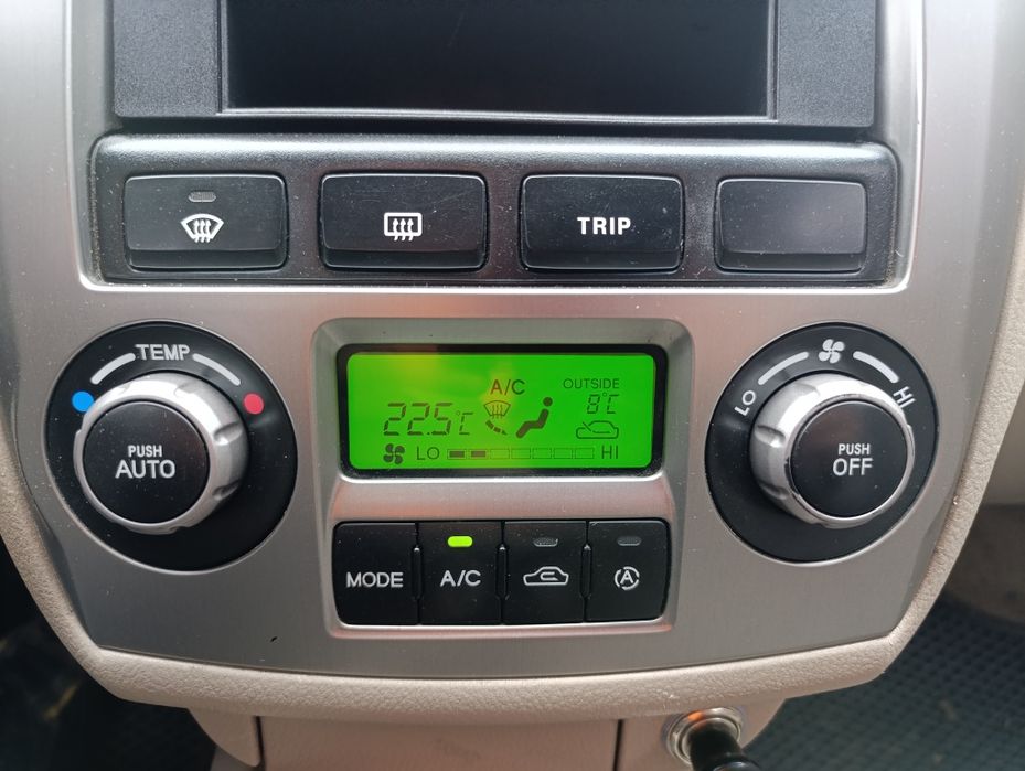 KIA Cerato 2.0 газ-бензин на кліматі