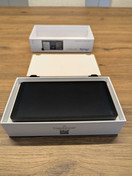 Shelly Wall Display X2