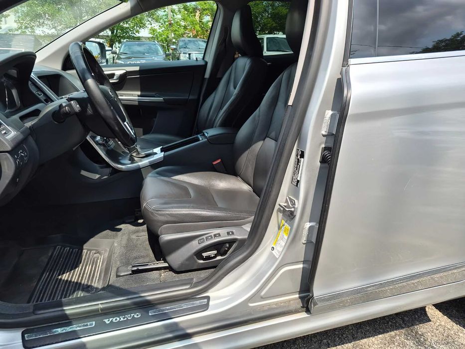 Volvo XC60      2017
