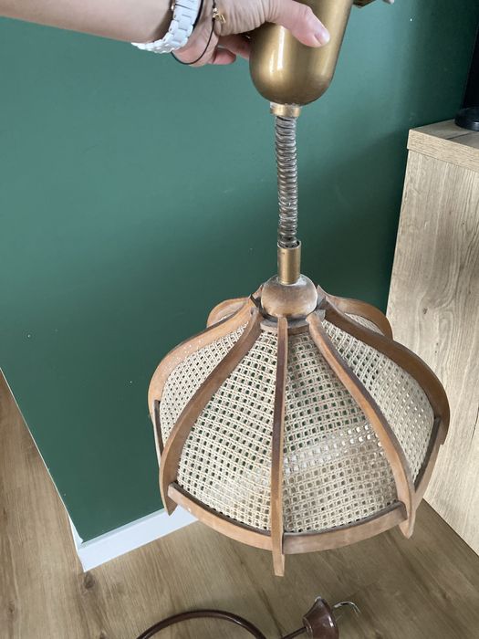 Żyrandole, lampy wiszące, kinkiety