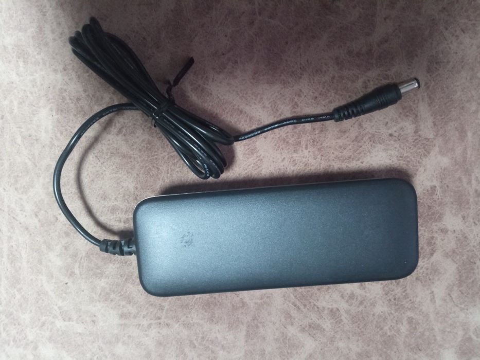 Електрошрот лот 10 шт Блок Deutsche Telekom живлення 19В 19V 3А 57W