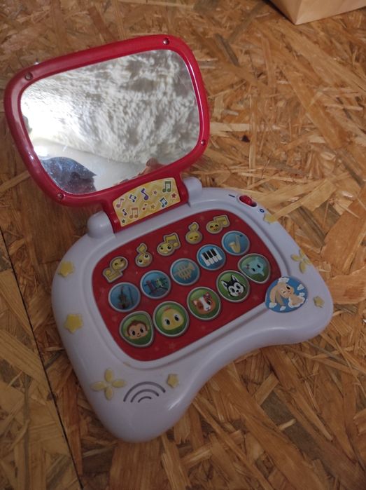 Grający laptop dla dziecka