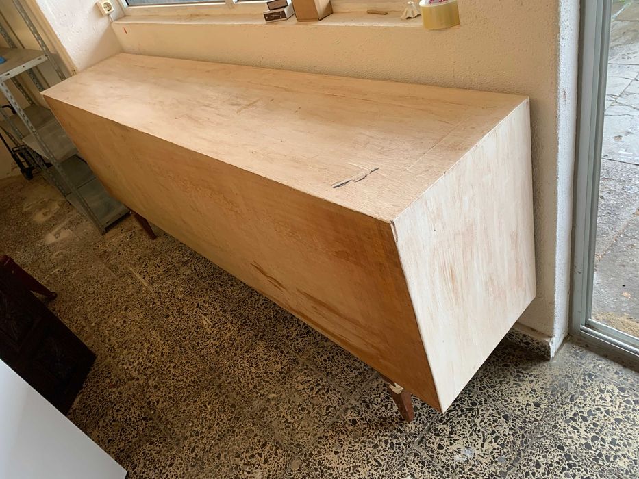 Aparador Vintage antigo em Madeira