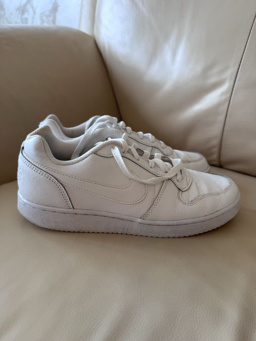 Шкіряні білі кросівки Nike Ebernon Low оригінал р. ⁠39 / Жіночі кеди найк