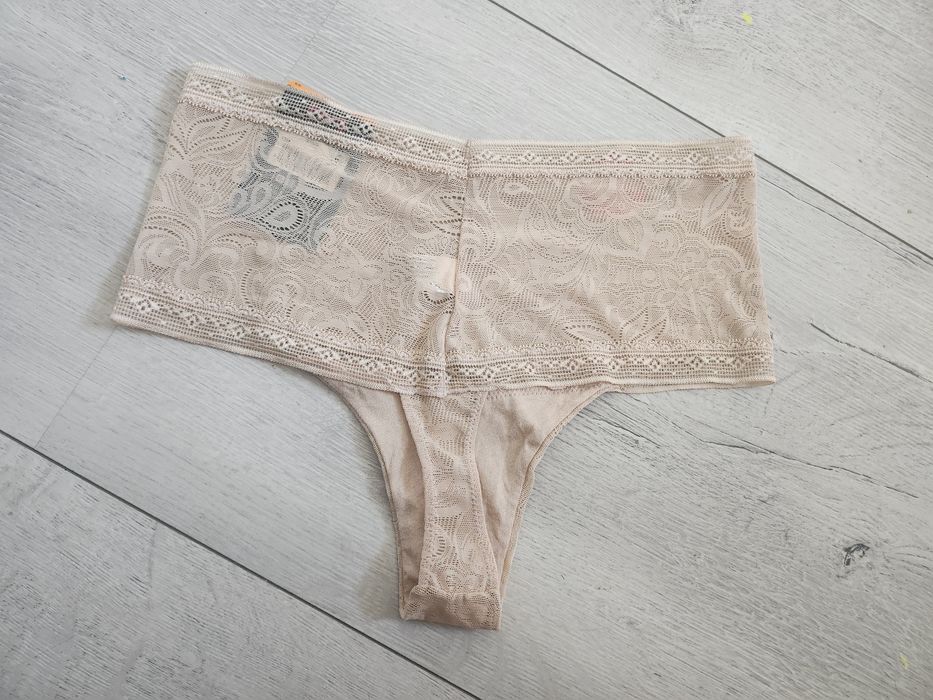 Majtki stringi Maidenform S