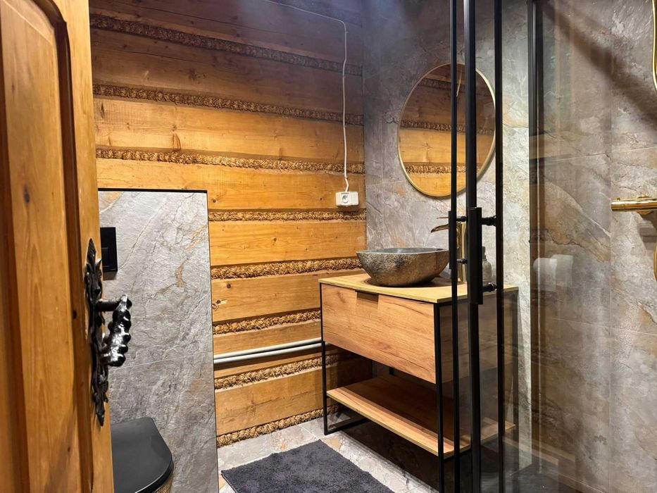 Leśny reset dla 10 osób – sauna, balia i podgrzewany basen