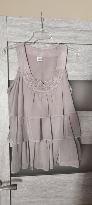 Bluzka damska z aplikacją.