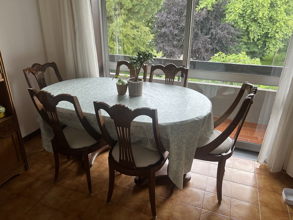 Mesa 6 lugares com cadeiras 2mt
