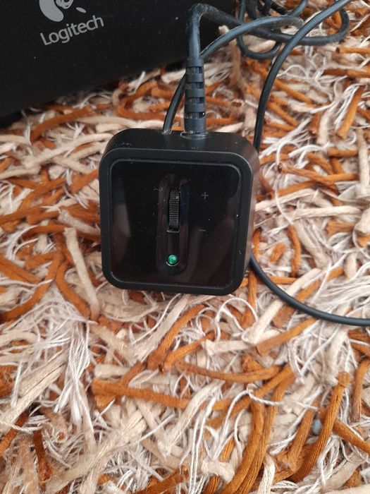 Colunas Logitech 2.1