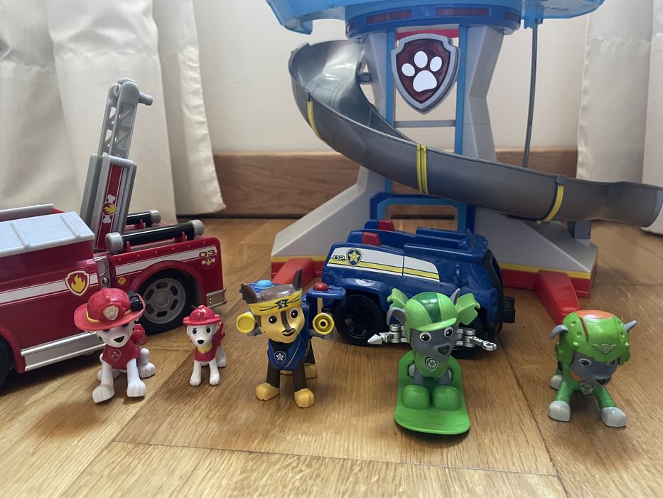 Paw Patrol Control Base (Includes Everything Shown in Photos)64752122017539123